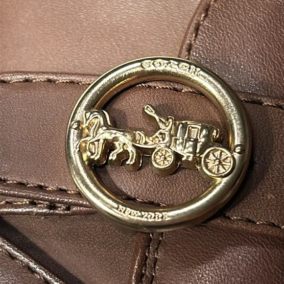 Coach Dylan Horse and Carriage bootie in walnut leather. Inner zipper. Size 5.5 - Picture 3 of 8